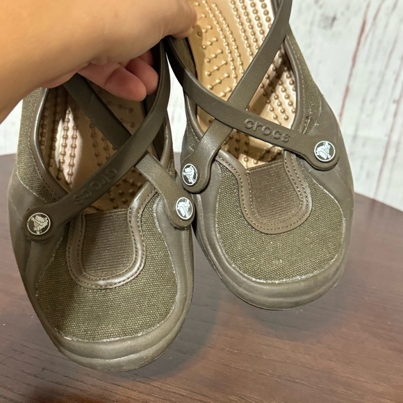 CROCS women’s loafer flats in chocolate brown color size 6 removable insole GUC - Picture 8 of 15